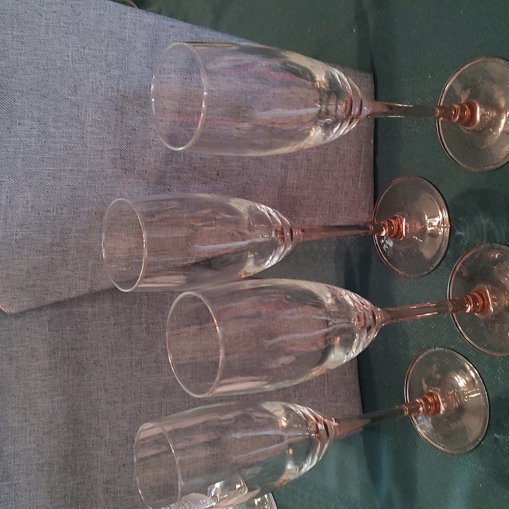 Pretty set of 4 vintage Luminarc rose pink stemmed champagne flute glasses - Picture 5 of 5